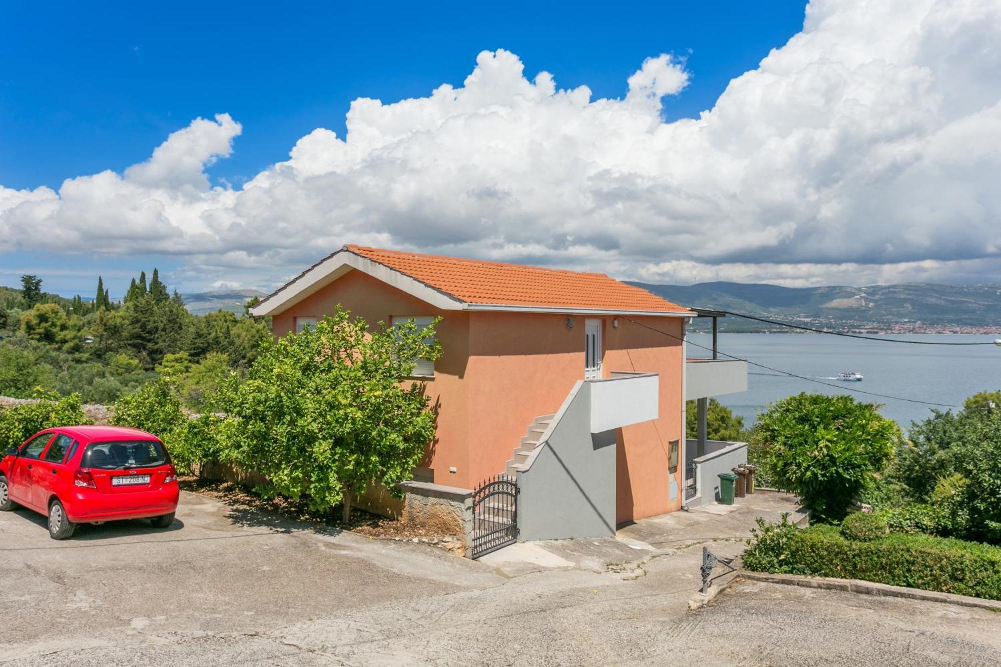 Apartments By The Sea Slatine, Ciovo - 11126 エクステリア 写真