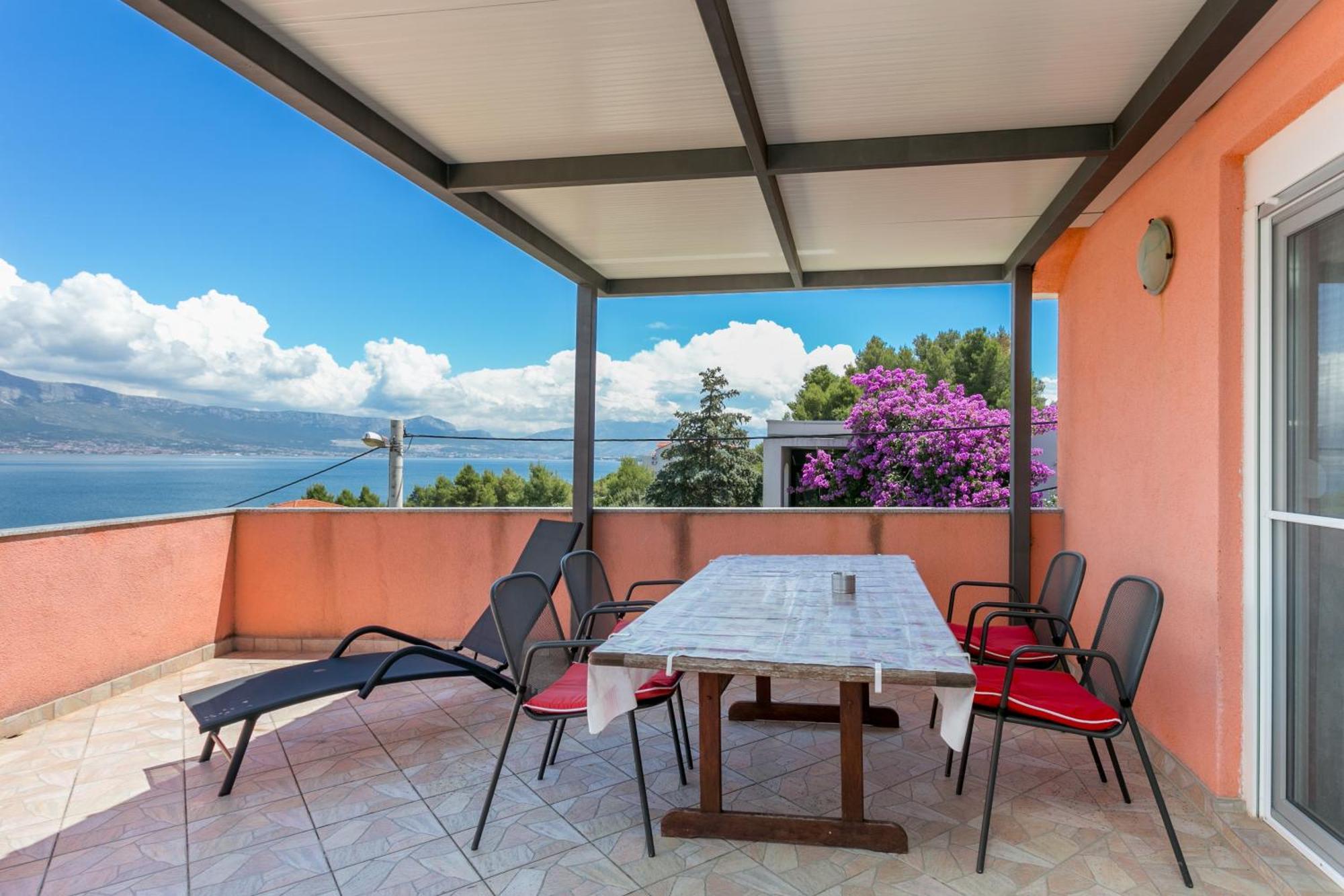 Apartments By The Sea Slatine, Ciovo - 11126 エクステリア 写真